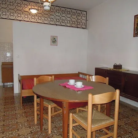 Wonderful In A Quiet Place In Апартаменти