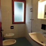 Comfortable In A Quiet Spot In شقة *